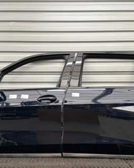 BMW X7 G07 M50i Left Door Set – 416 Carbon Black Metallic