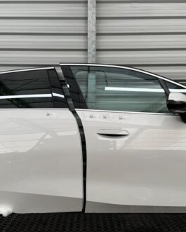 BMW 2 Series U06 Right Door Set – A300 Alpine White