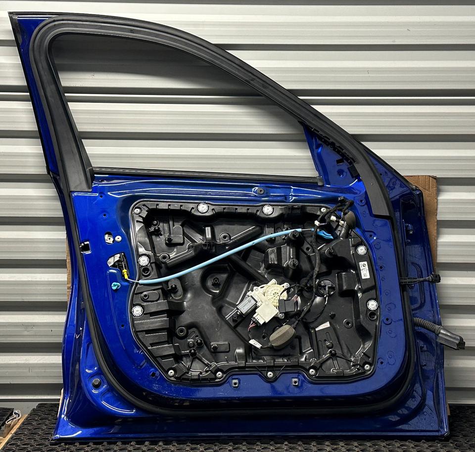BMW X6M F96 Front Left Door – C1K Marina Bay Blue Metallic - Image 5