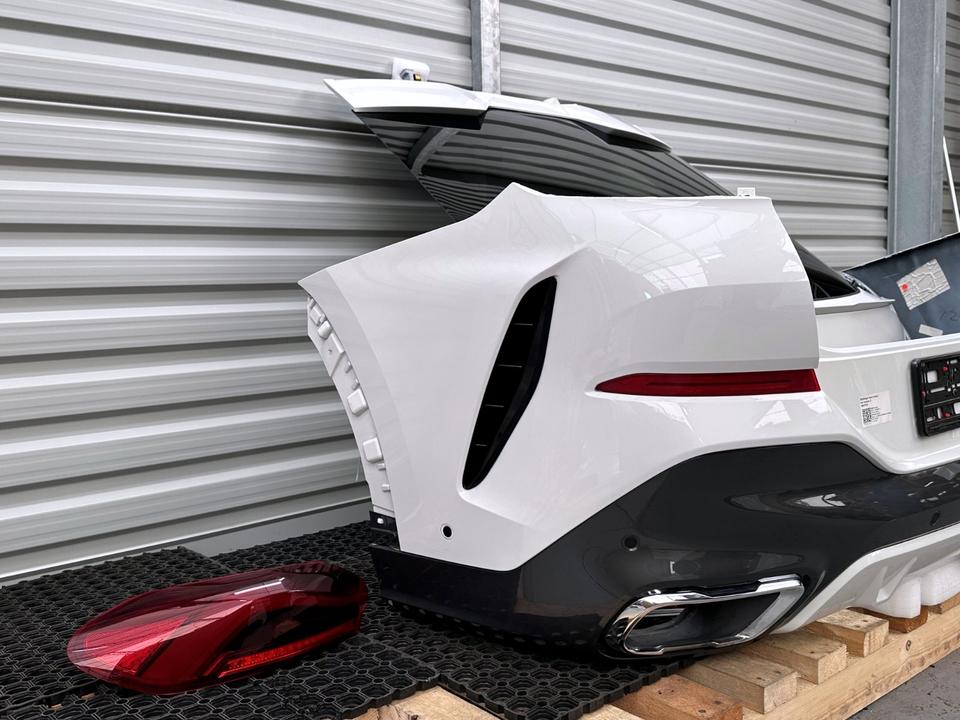 BMW X6 G06 Complete Rear Package – Bumper Tailgate Taillights Camera A300 Alpine White - Image 4