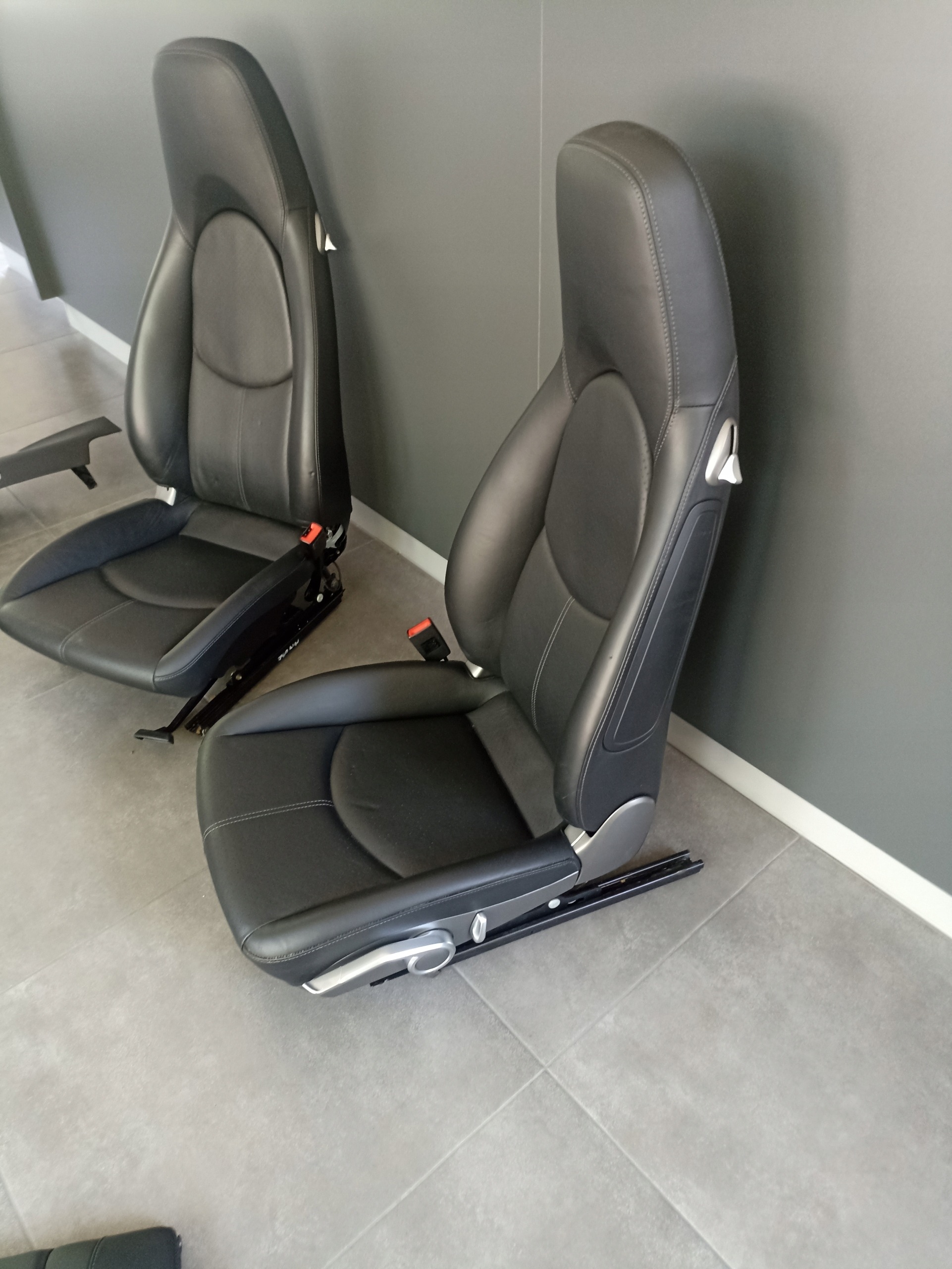 Porsche 911 997 Carrera S Seats - Image 12
