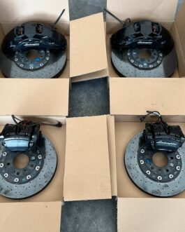 Lamborghini Urus ceramic brake system