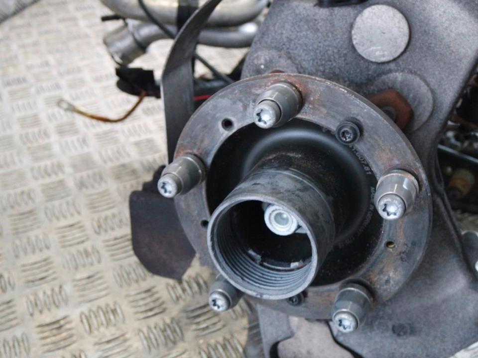 Porsche 991.2 GT3 Front Axle Assembly – Steering Knuckle, Control Arm & Wheel Hub - Image 5