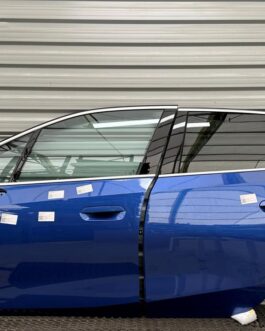 BMW 2 U06 LEFT DOOR SET C31
